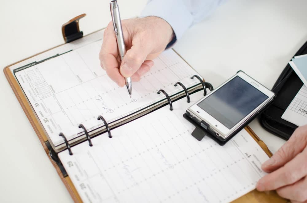 Thinking of signing a new commercial lease in 2024? Don’t do it alone